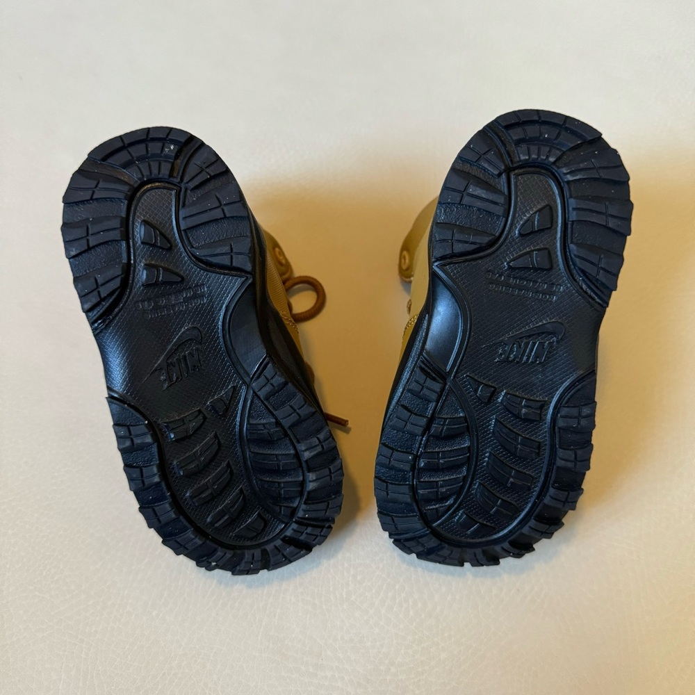 Nike Baby Manoa Boots - Picture 4 of 5
